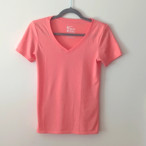 Nike Womens Dri Fit coral V-Neck T-shirt XS - Picture 1 of 3